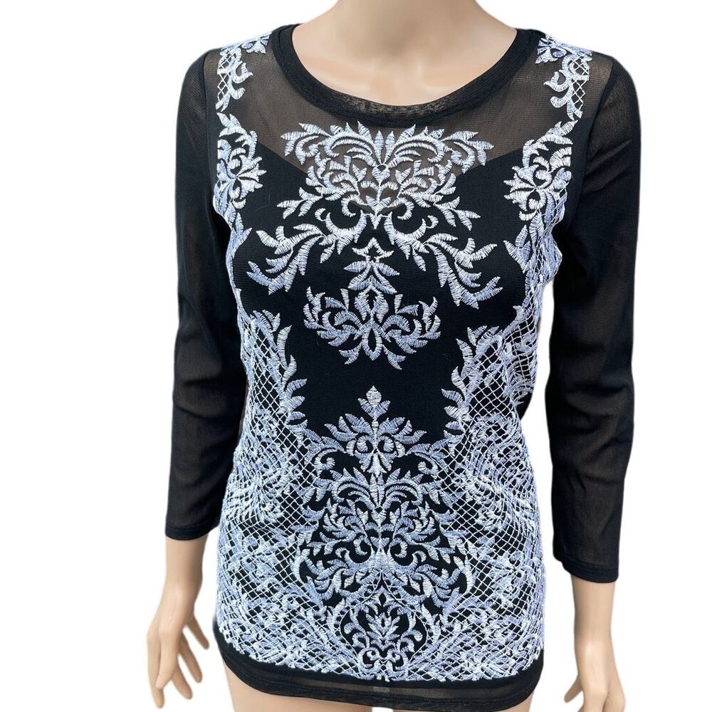 INC International Concepts Knitted Blouse embroidered  Women Sz S Gently used